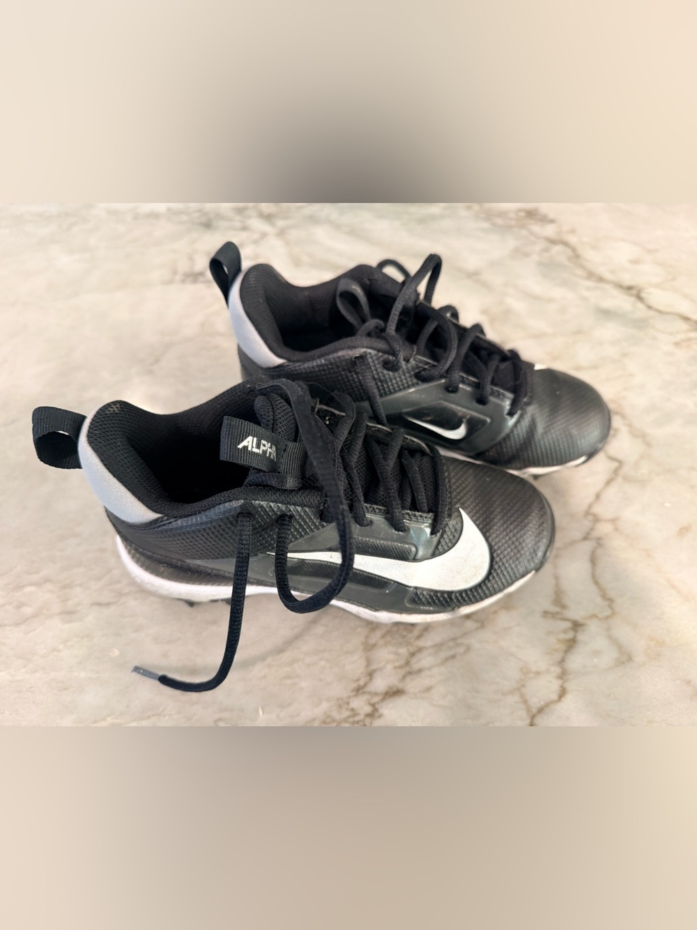 Nike Alpha Huarache Youth Baseball/Softball Cleats – Black/White – Size 1.5Y